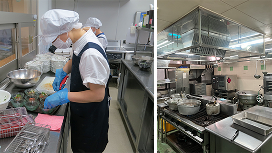 活気ある厨房・配膳の様子